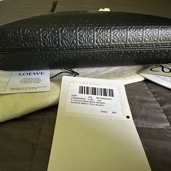 Loewe Mini Repeat T Pouch in embossed silk calfskin Black - Picture 8 of 12